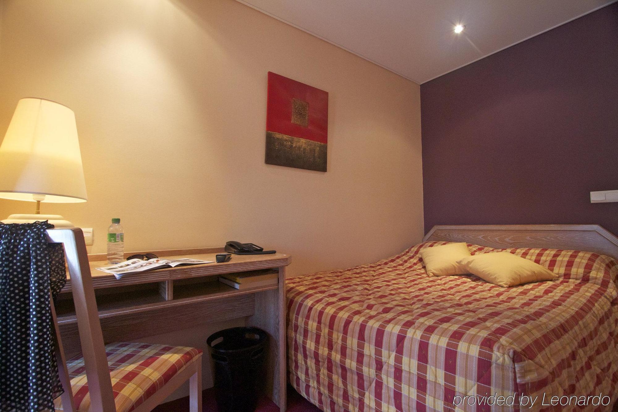 Brit Hotel Les Voyageurs Loudeac Room photo